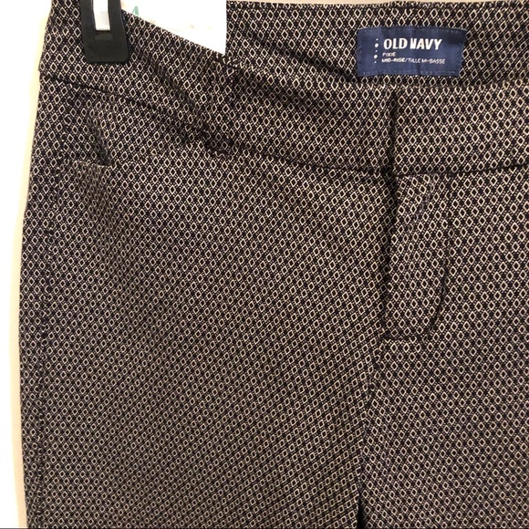 Old Navy Mid-rise Ankle Pixie Pants - Picture 3 of 3